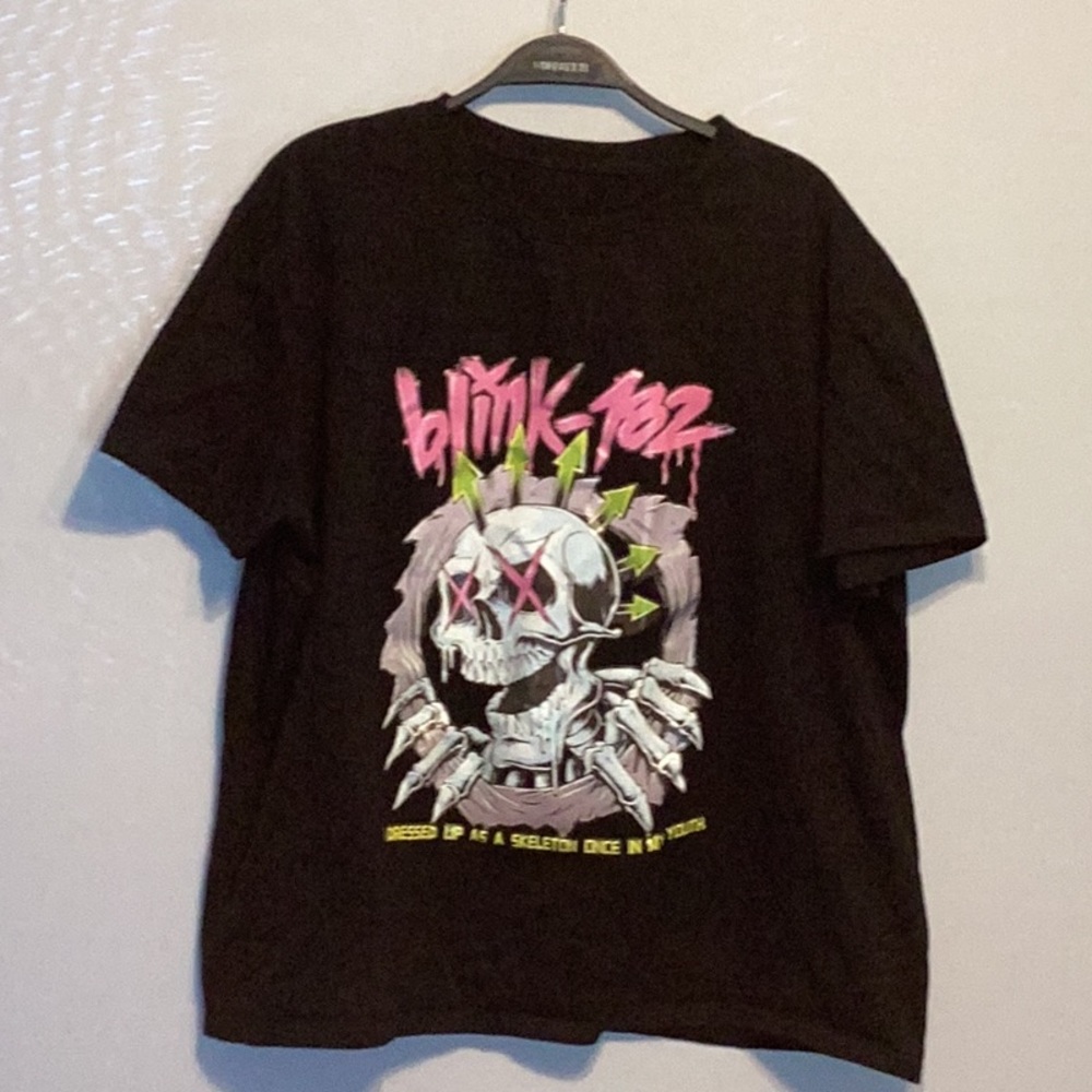 Shein Blink 182 graffiti t-shirt size medium